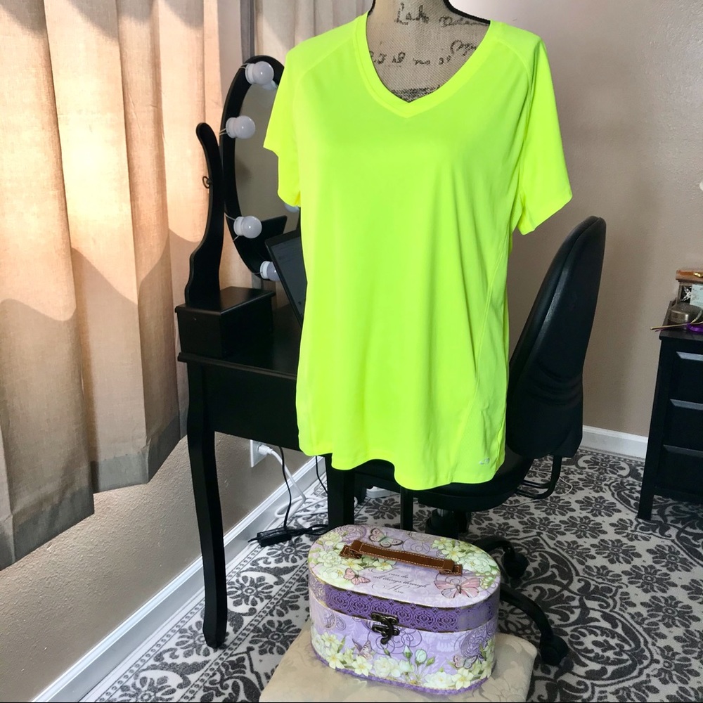 Champion Top T-shirt Women’s Sport Blouse 2XL NWOT